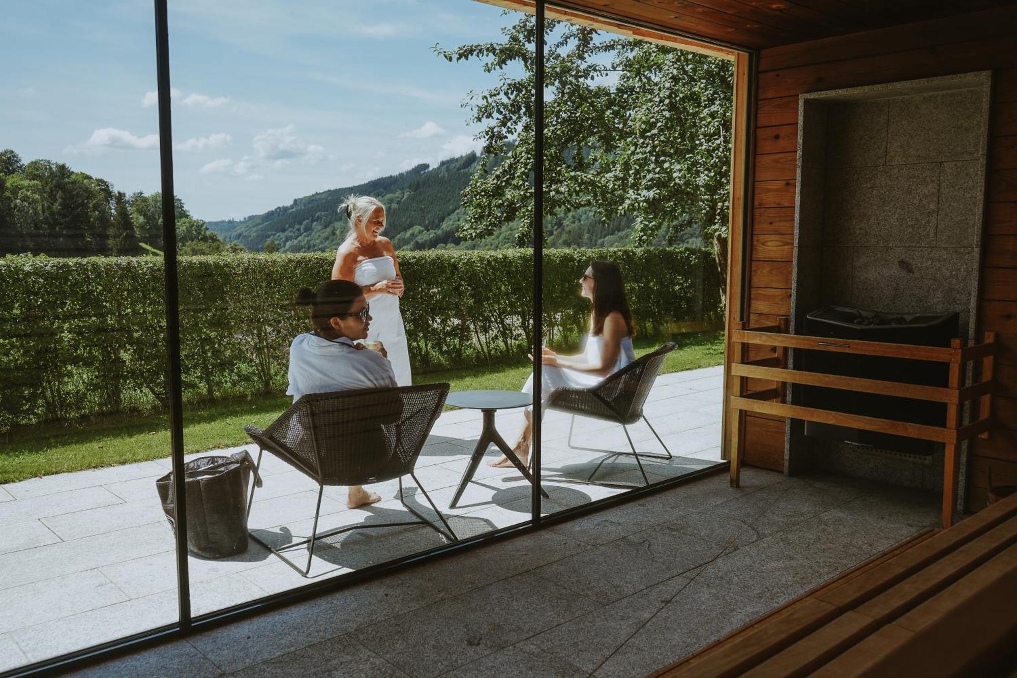 Elzland Hotel Pfauen Wellness & Spa Elzach Exterior photo